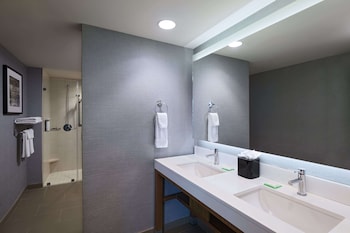 hyatt place greensboro downtown