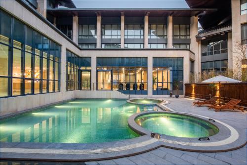holiday inn resort yichun mingyue mountain an ihg hotel