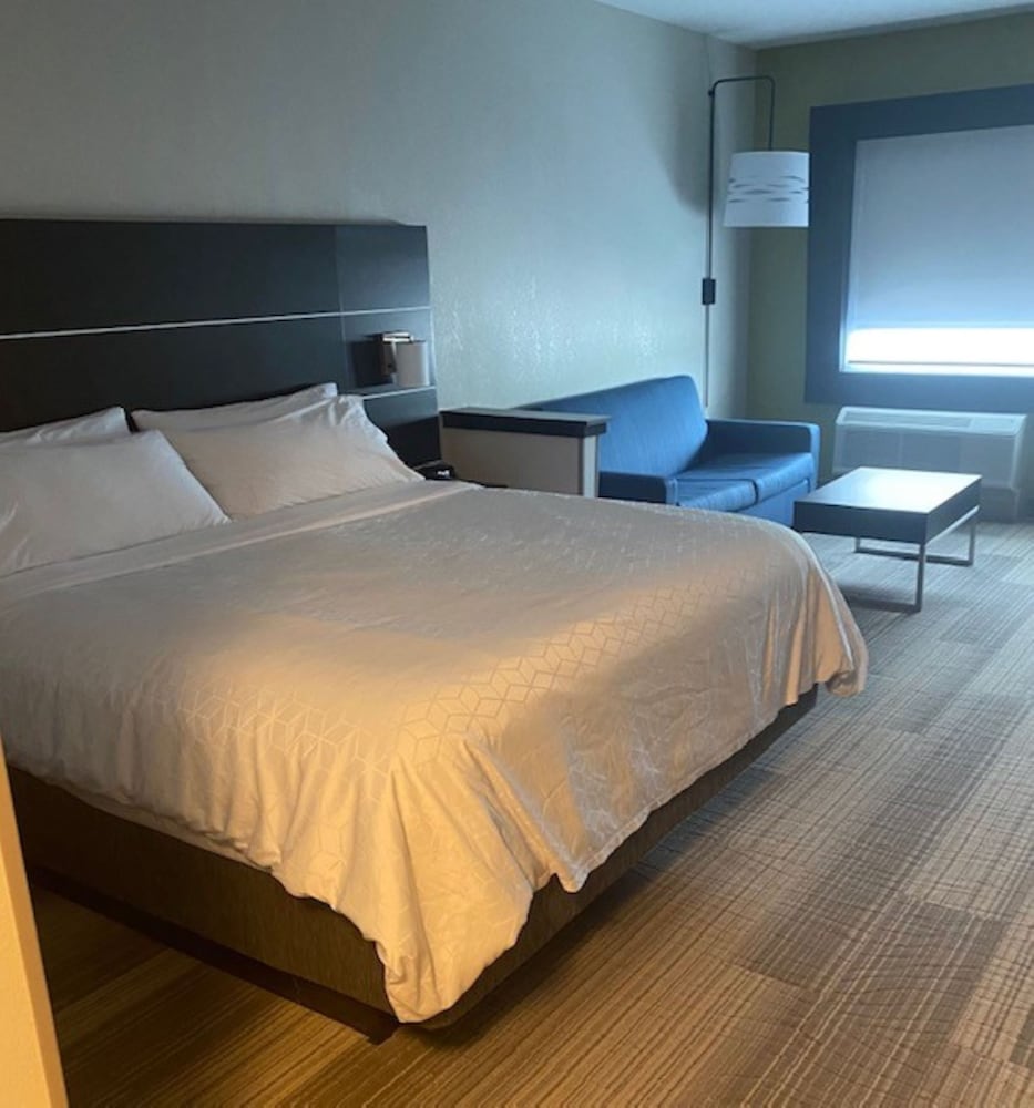holiday inn express and suites warrensburg north an ihg hotel