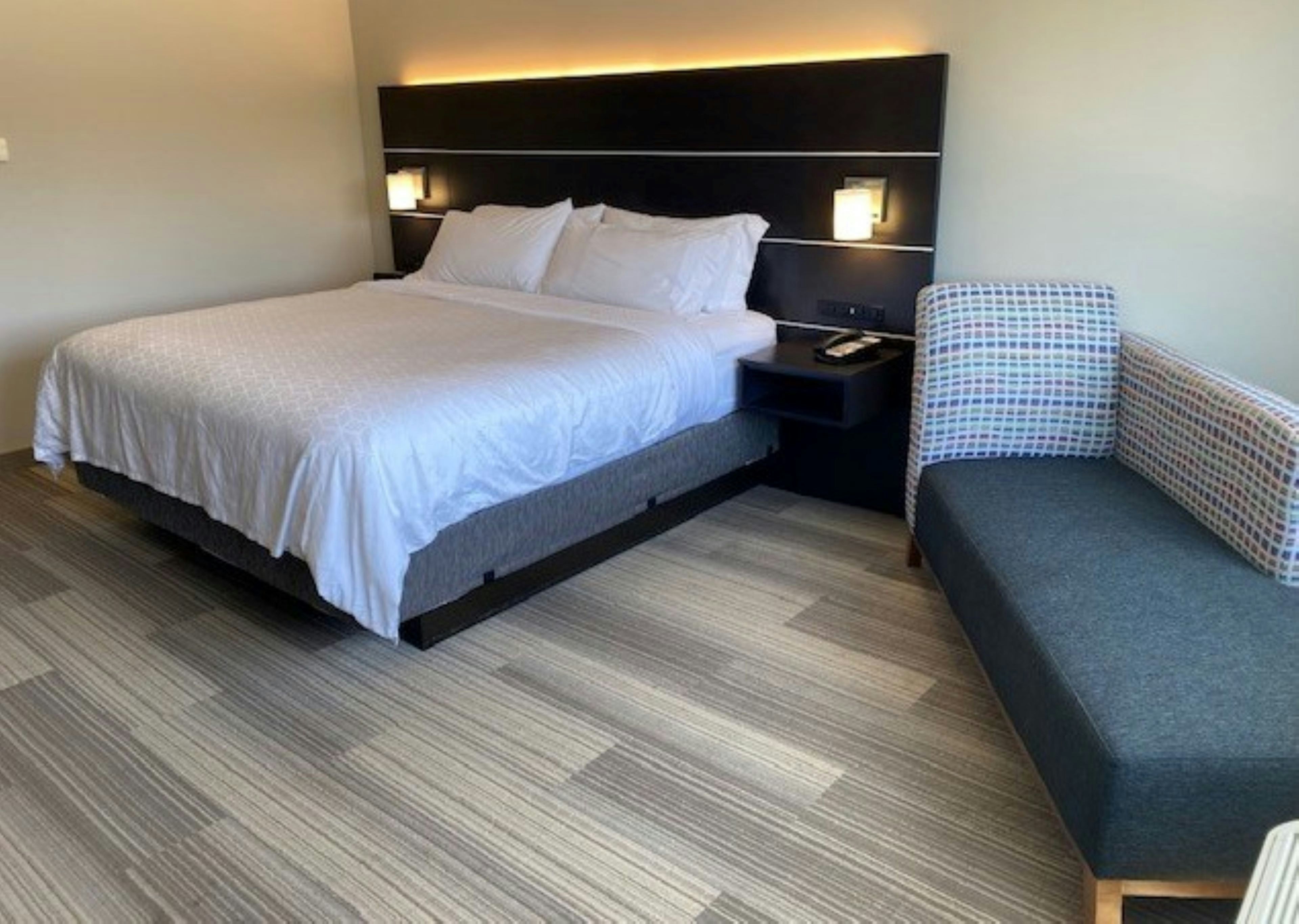 holiday inn express and suites warrensburg north an ihg hotel