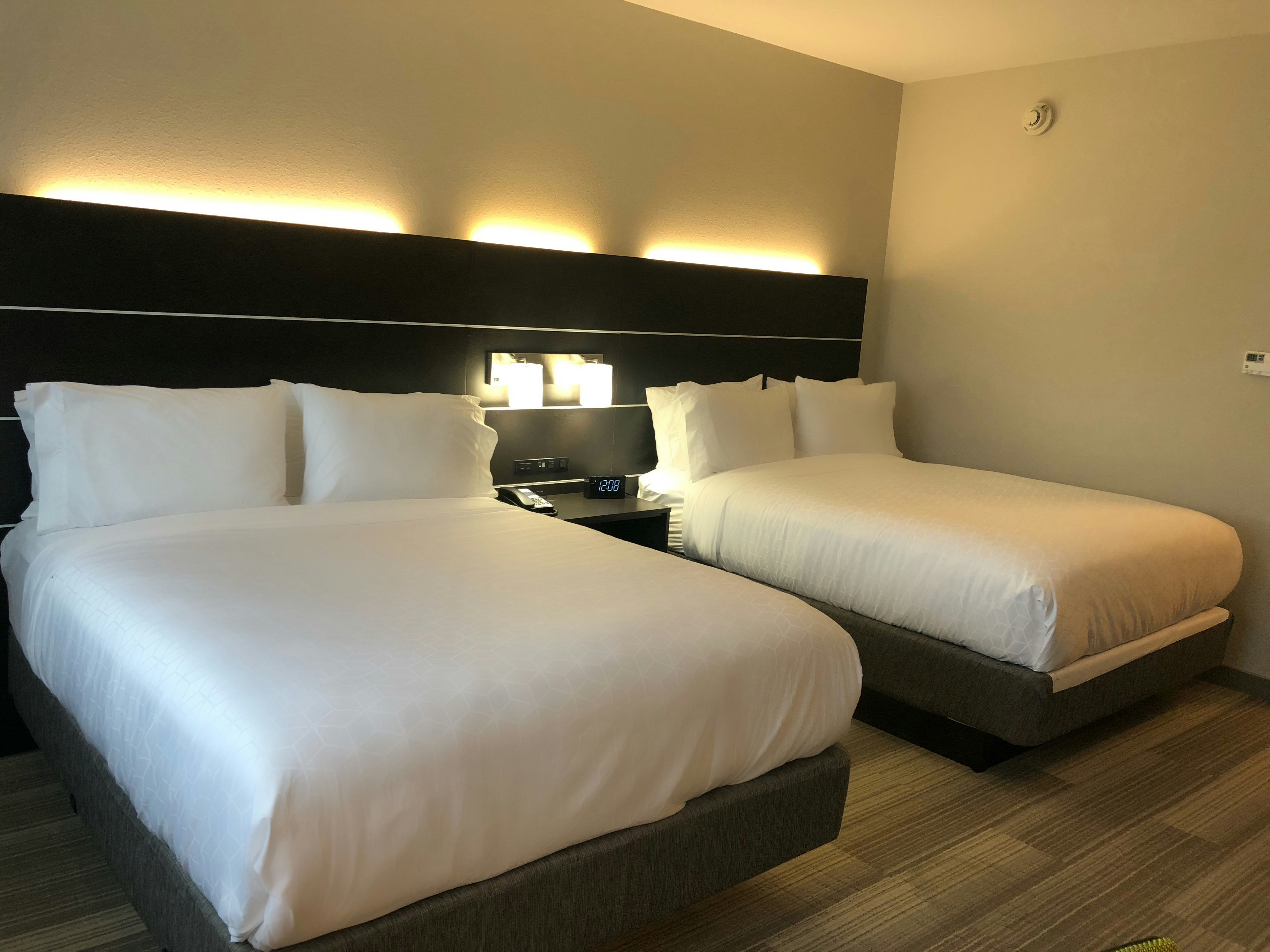 holiday inn express and suites warrensburg north an ihg hotel