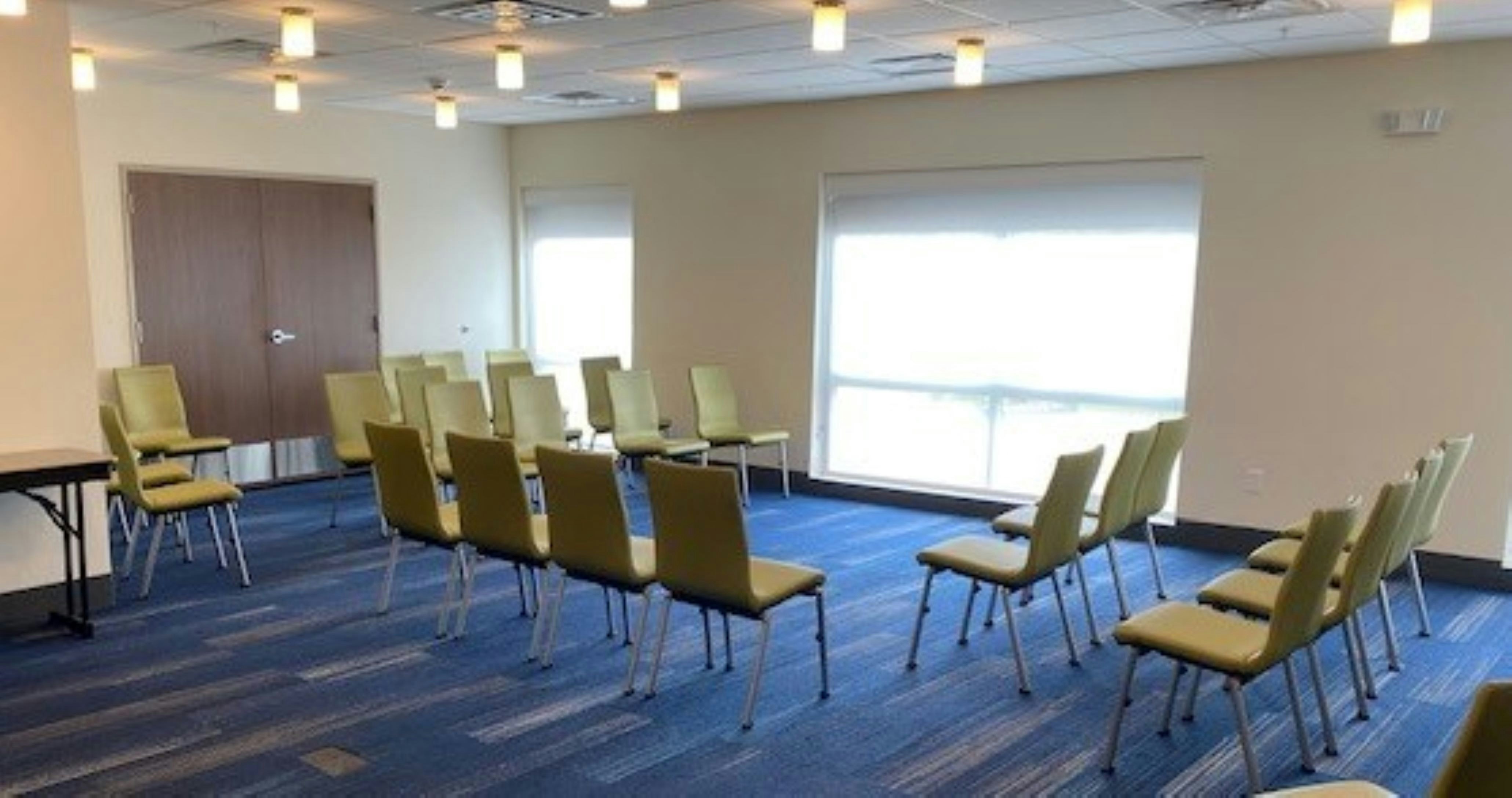 holiday inn express and suites warrensburg north an ihg hotel