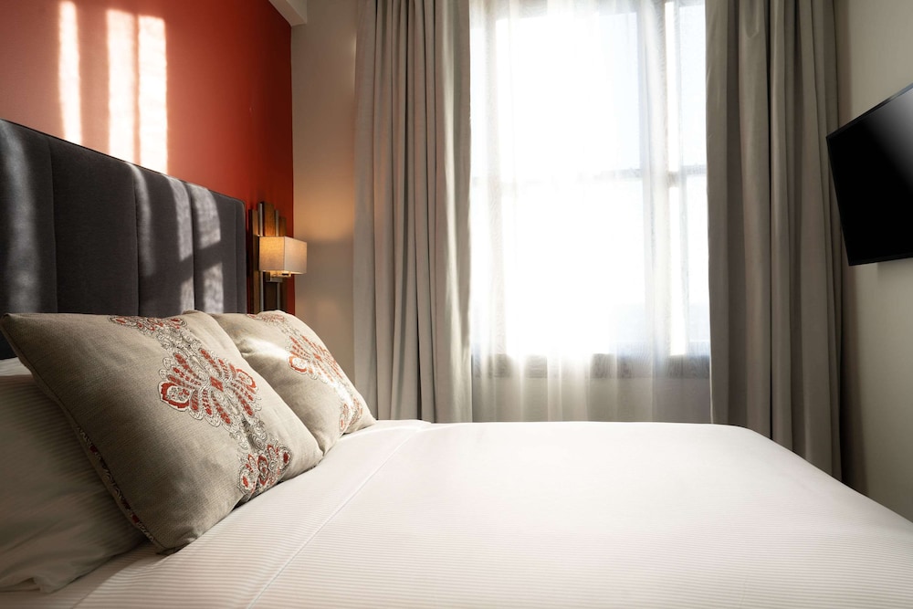 the esquire hotel downtown gastonia ascend hotel collection