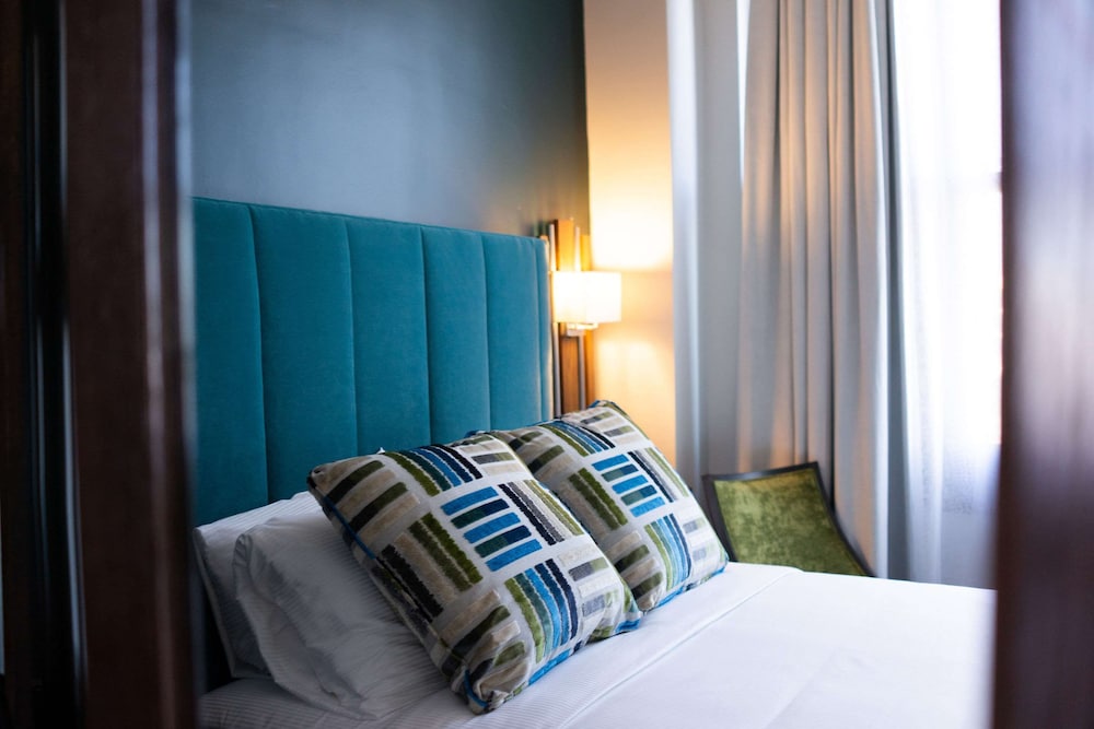 the esquire hotel downtown gastonia ascend hotel collection