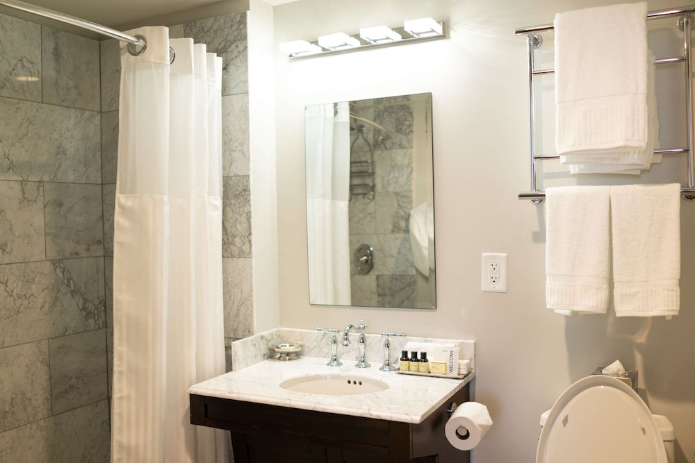 the esquire hotel downtown gastonia ascend hotel collection