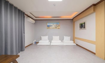 donghae gloria tourist hotel