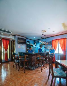 reddoorz la casa guesthouse