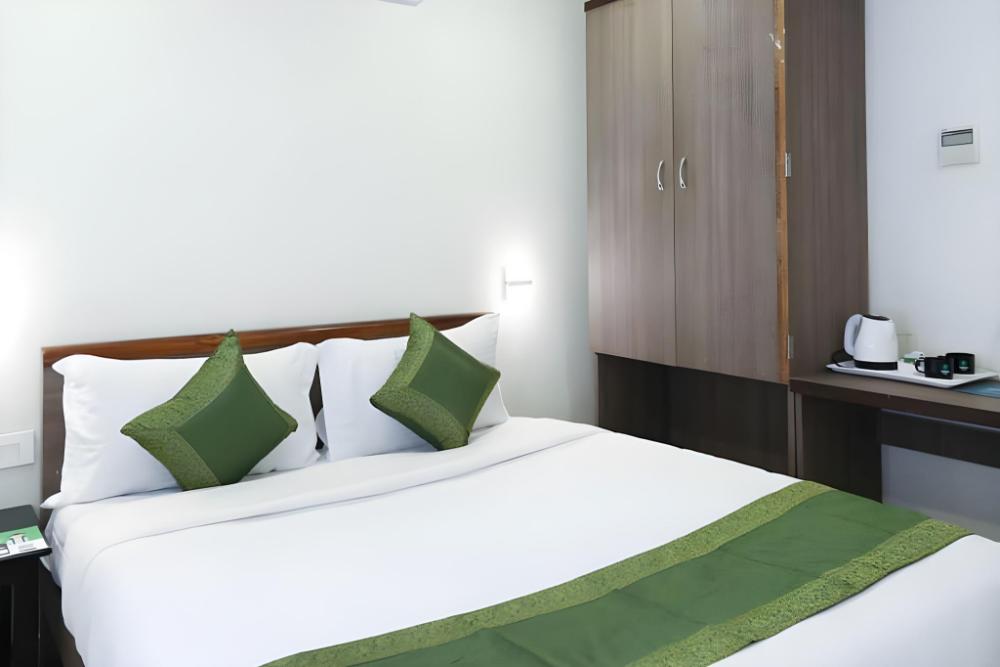 treebo trip n square