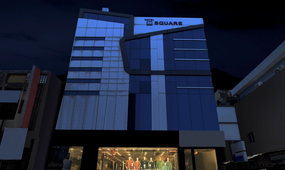 treebo trip n square