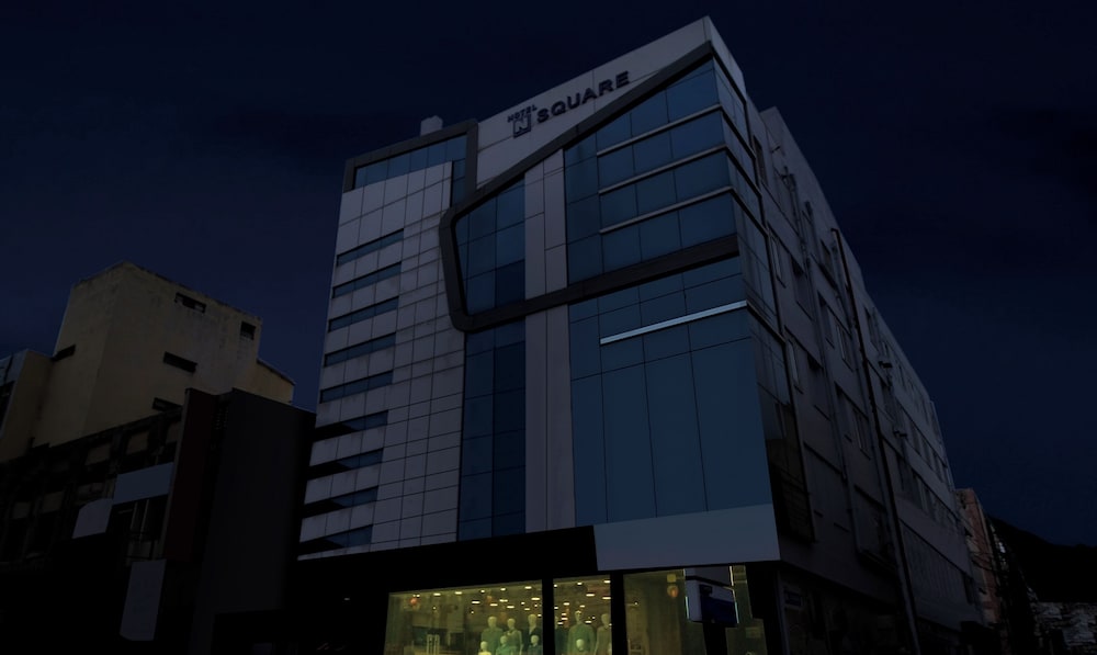 treebo trip n square