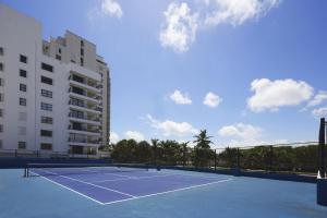castle beach club condominiums by new point miami