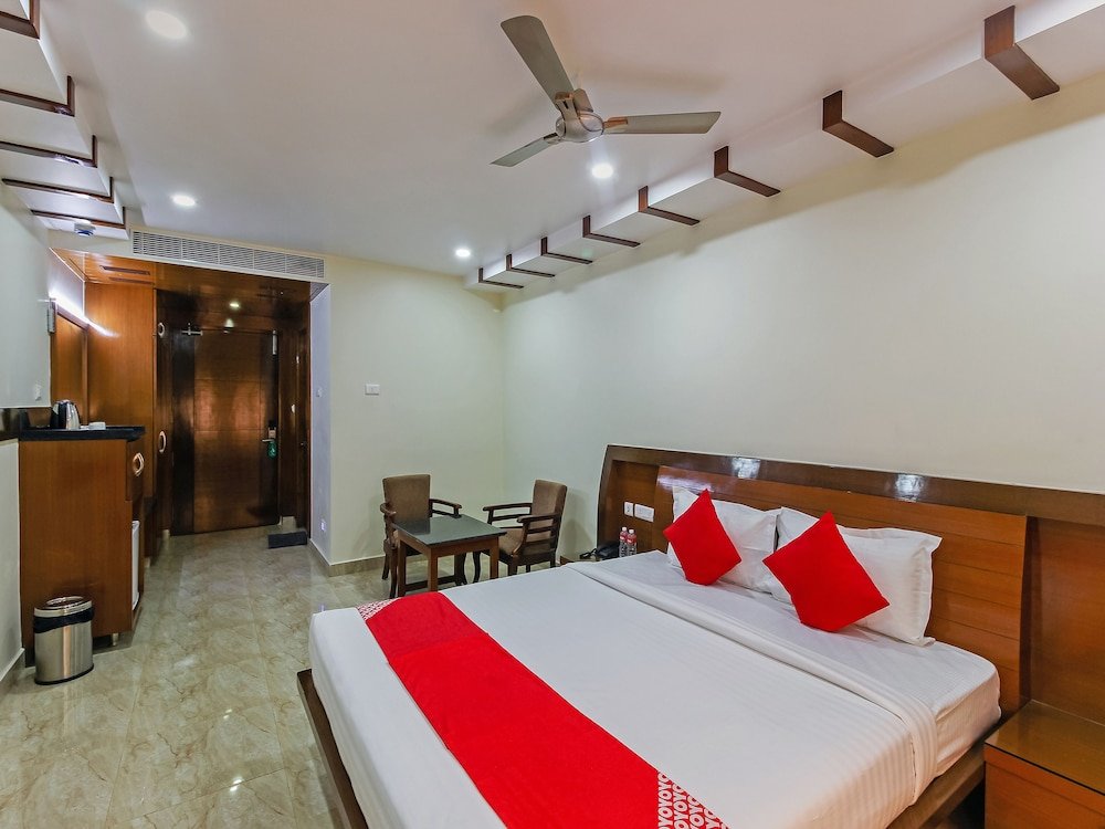 oyo 24799 redlas inn