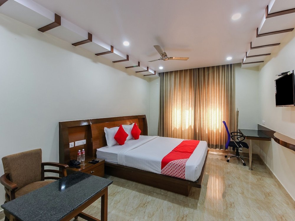oyo 24799 redlas inn