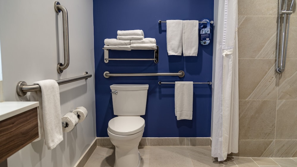 holiday inn express and suites ensenada centro an ihg hotel