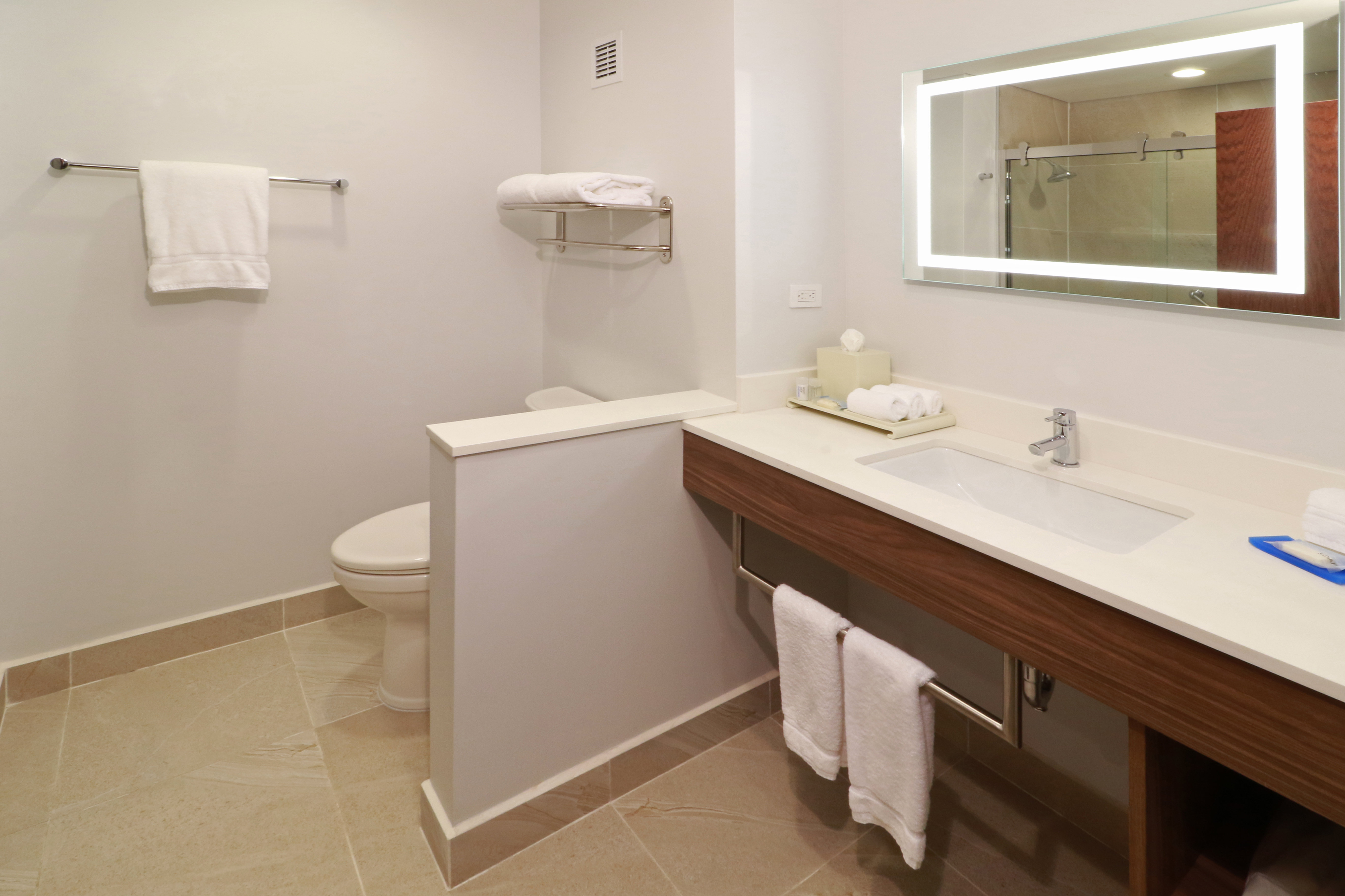 holiday inn express and suites ensenada centro an ihg hotel