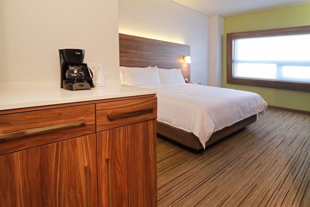 holiday inn express and suites ensenada centro an ihg hotel