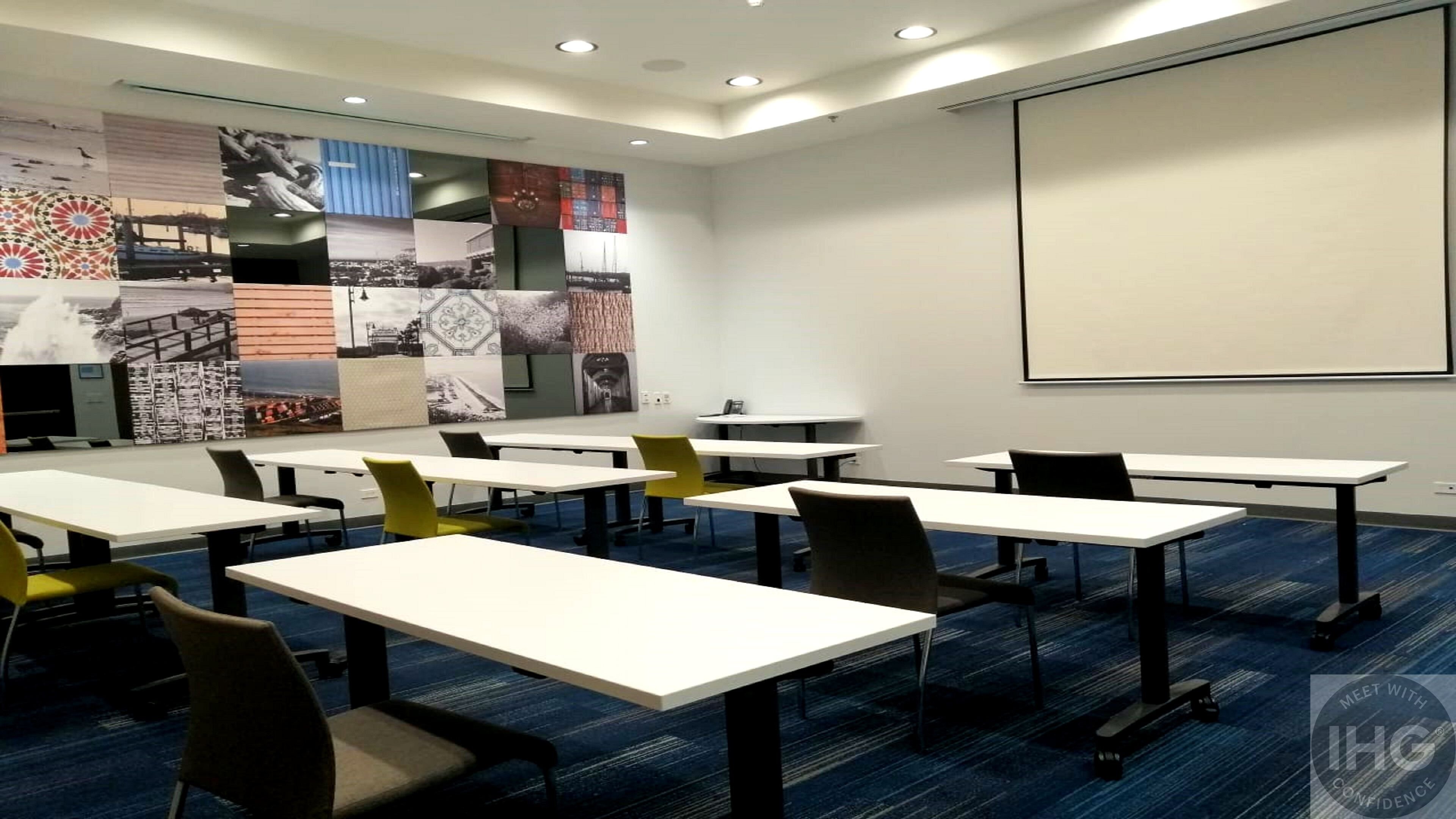 holiday inn express and suites ensenada centro an ihg hotel