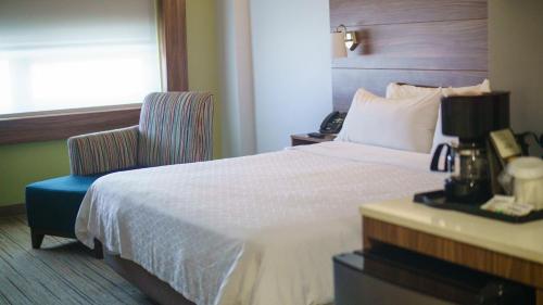 holiday inn express and suites ensenada centro an ihg hotel