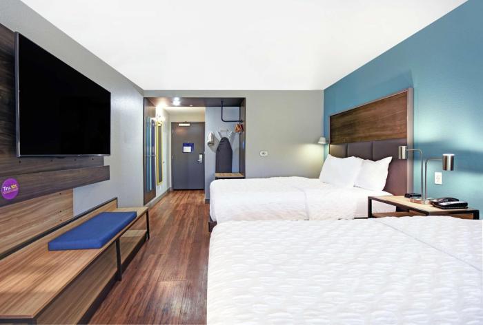tru by hilton grand rapids airport