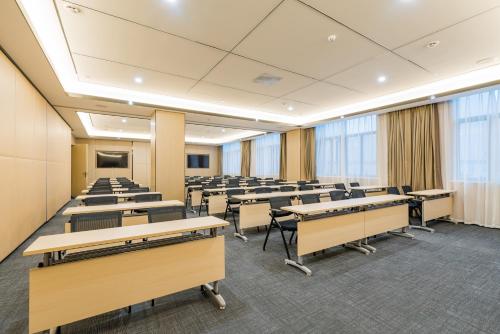 atour hotel new port development zone nanjing