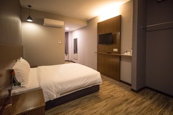 3 plus hotel