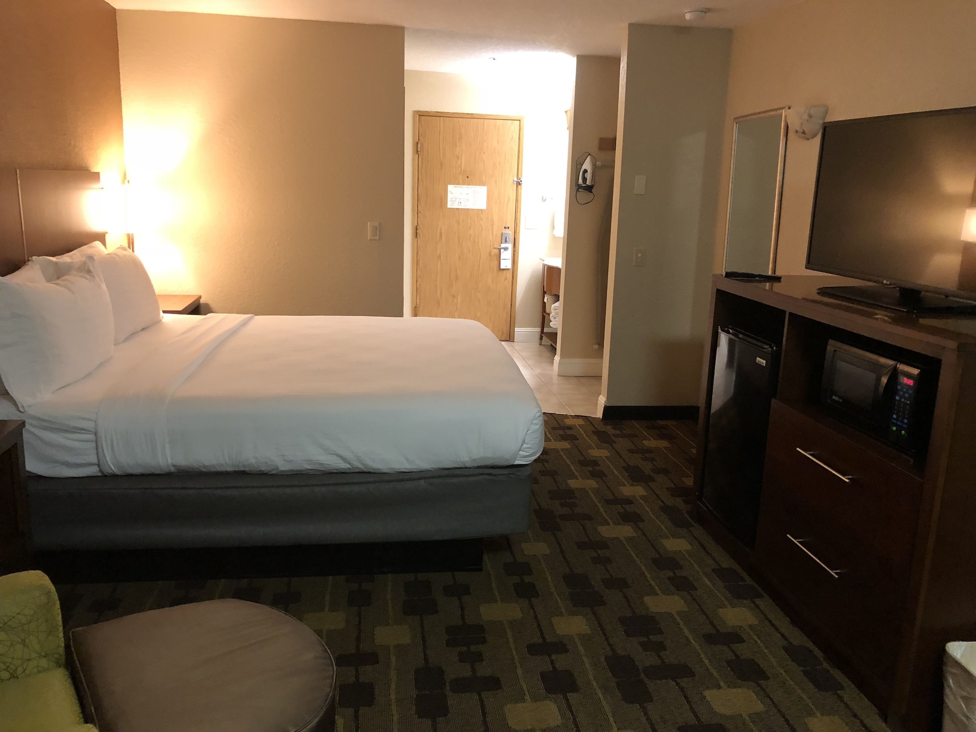 holiday inn express hotel and suites corning by ihg