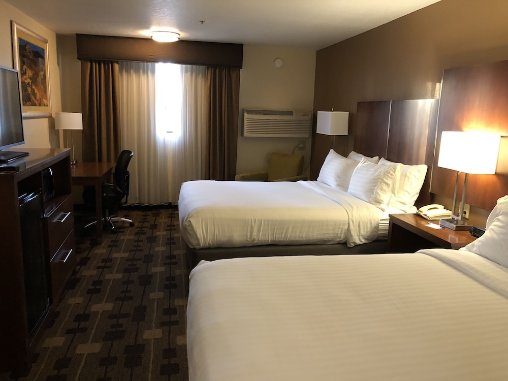 holiday inn express hotel and suites corning by ihg
