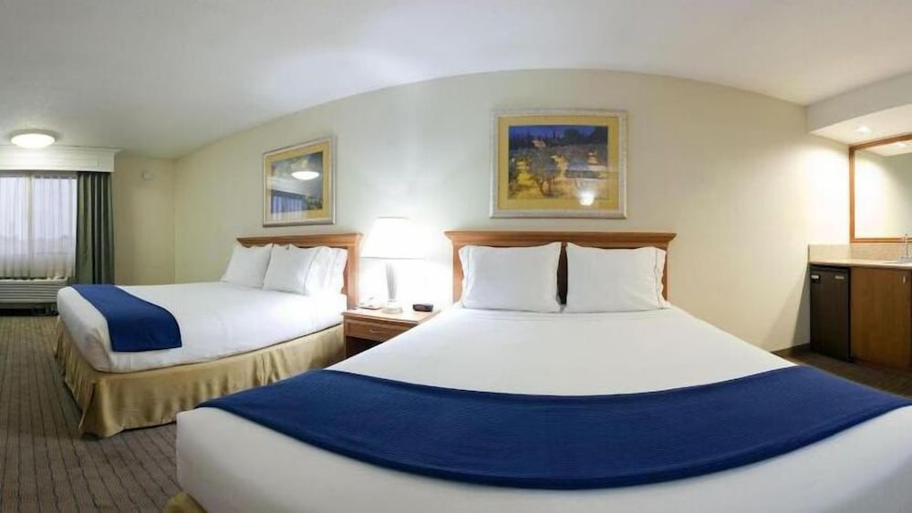 holiday inn express hotel and suites corning by ihg