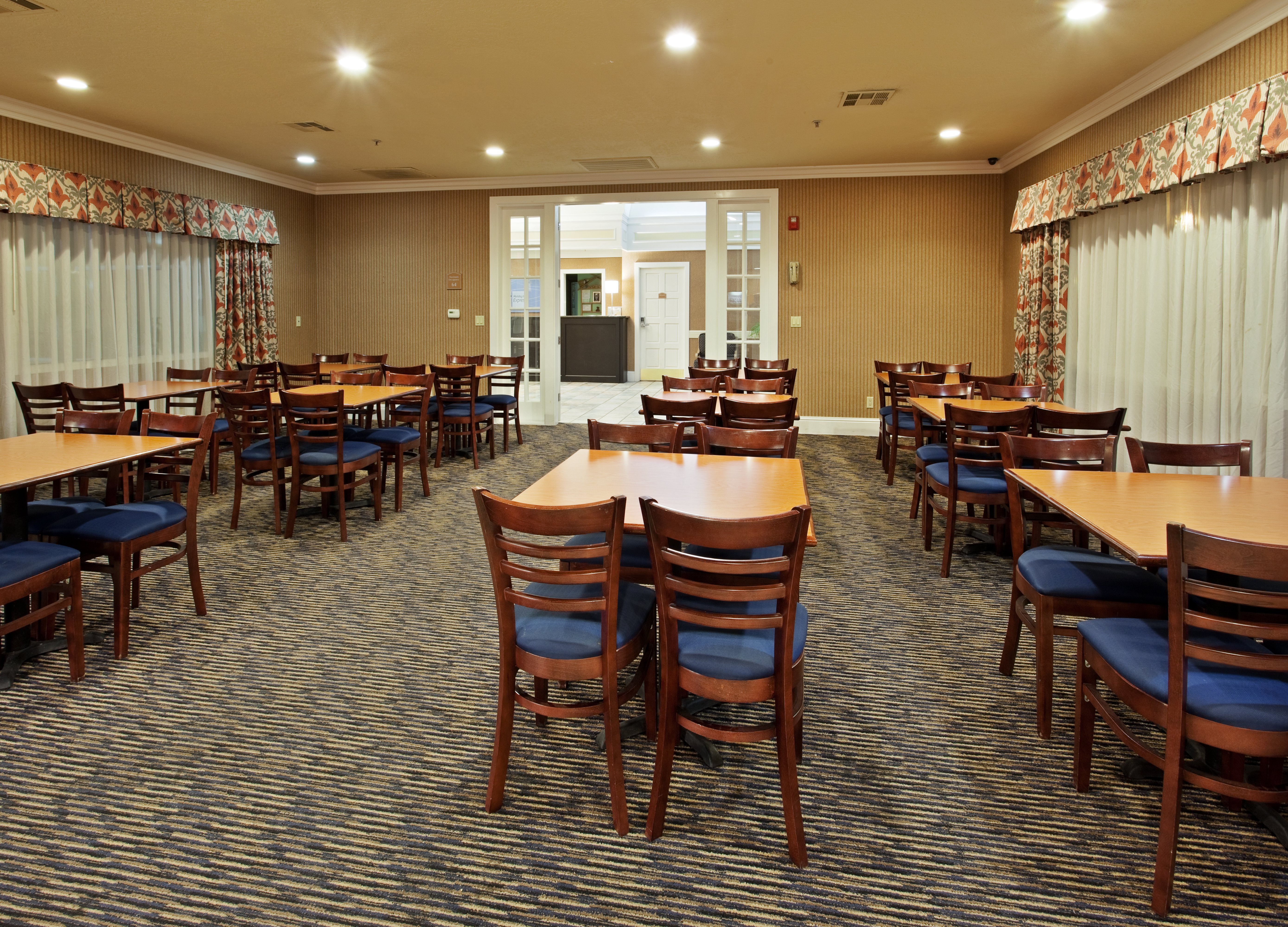 holiday inn express hotel and suites corning by ihg