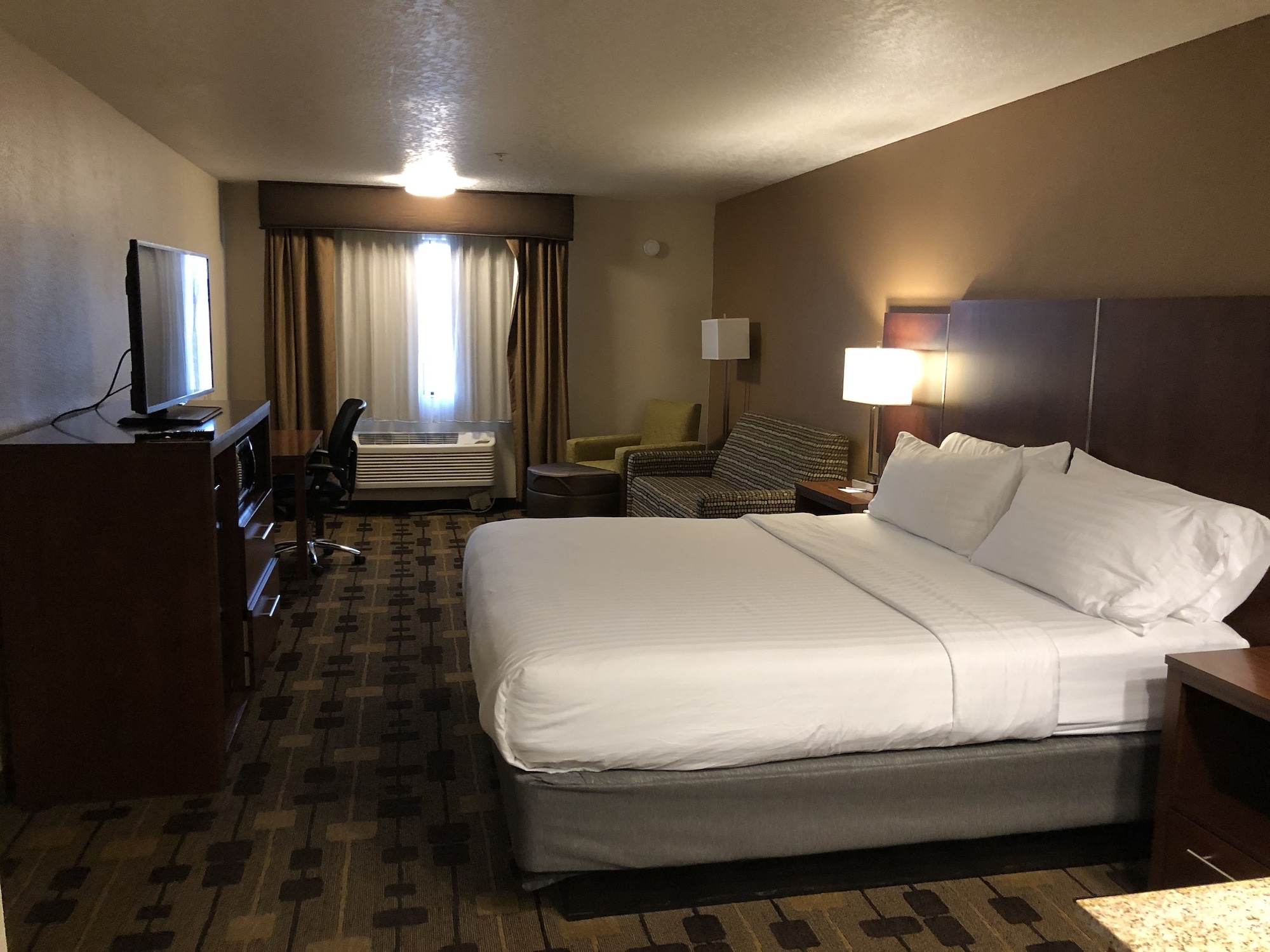 holiday inn express hotel and suites corning by ihg
