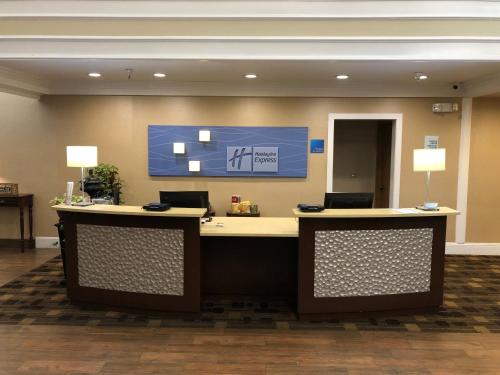 holiday inn express hotel and suites corning by ihg