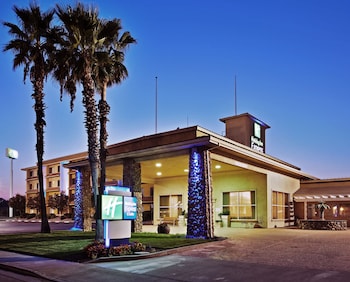 Holiday Inn Express Hotel & Suites Corning By Ihg,Red Bluff>>Corning,3 star