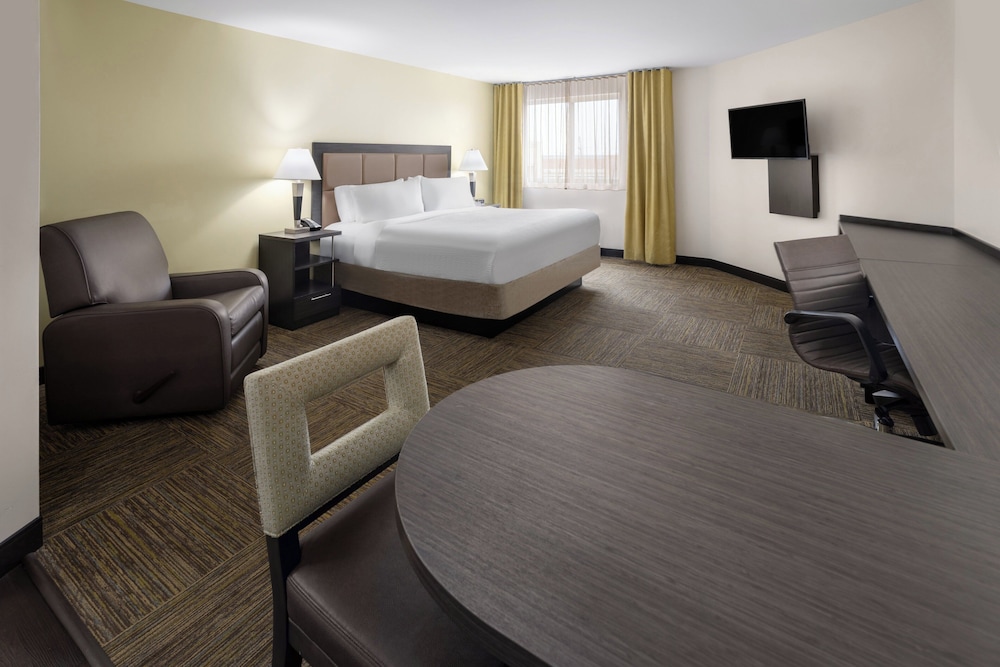 candlewood suites chester philadelphia international airport an ihg hotel
