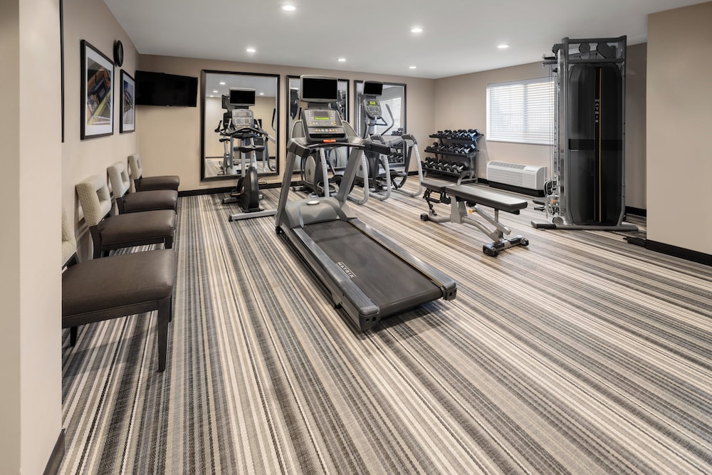 candlewood suites chester philadelphia international airport an ihg hotel