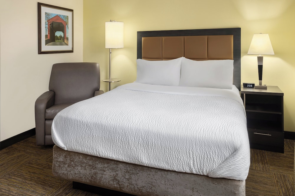 candlewood suites chester philadelphia international airport an ihg hotel