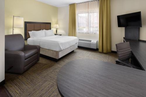 candlewood suites chester philadelphia international airport an ihg hotel