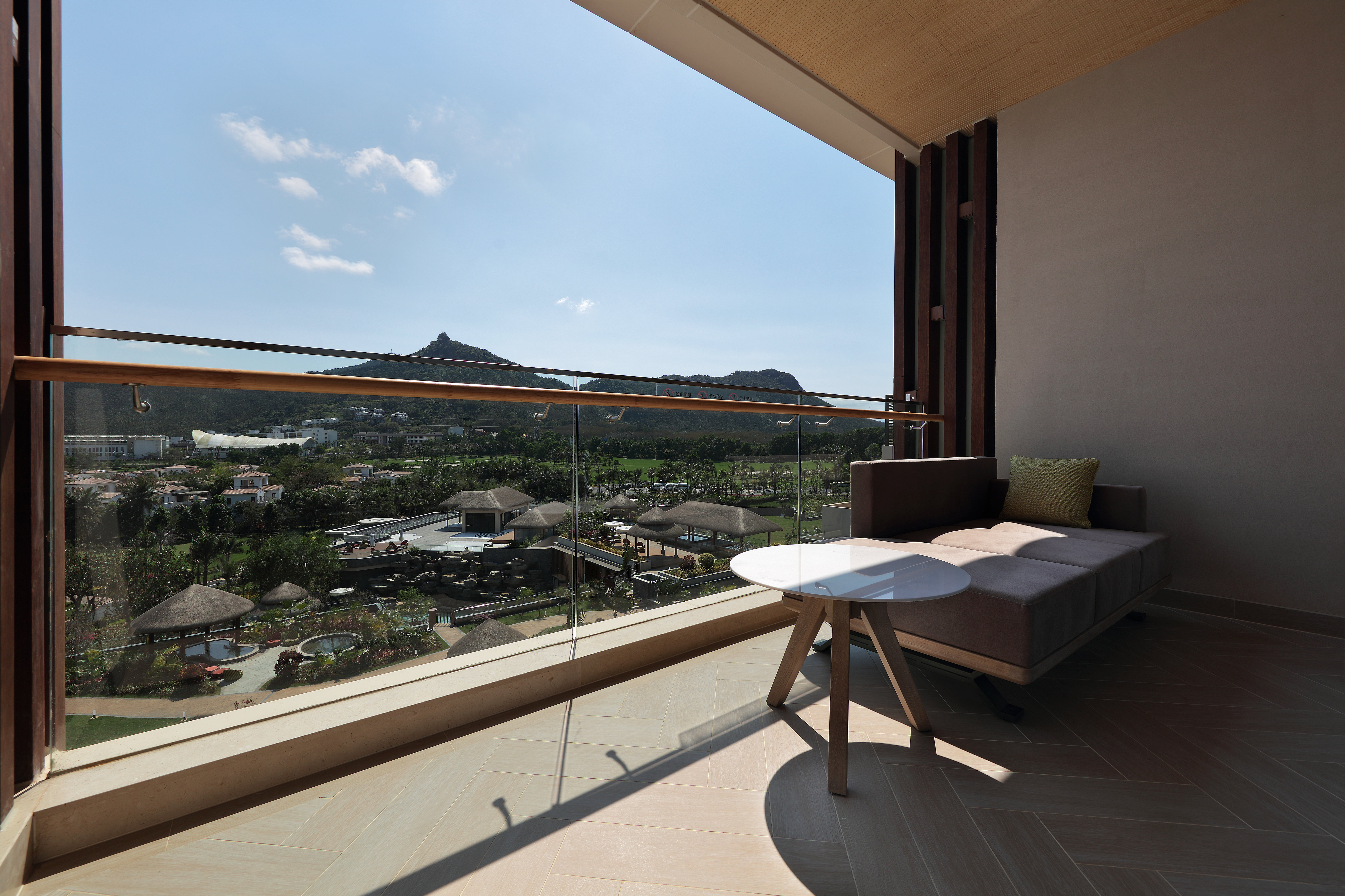 holiday inn resort qionghai guantang an ihg hotel