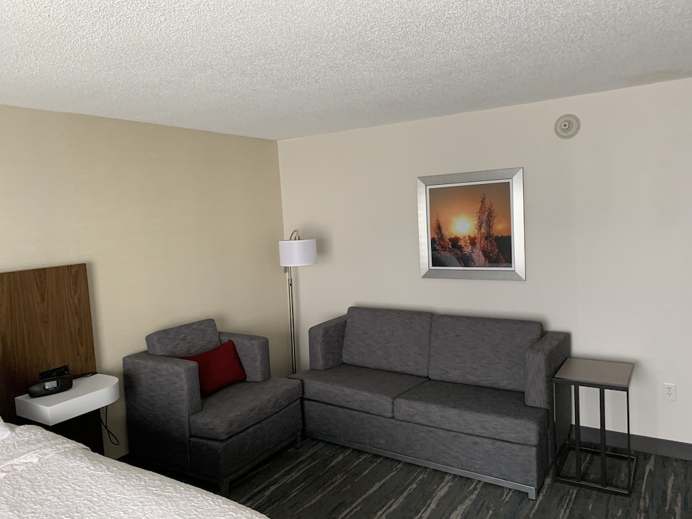 hampton inn cortland