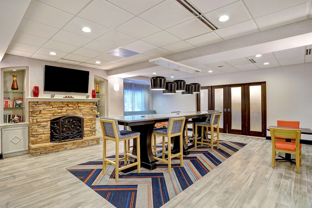 hampton inn cortland