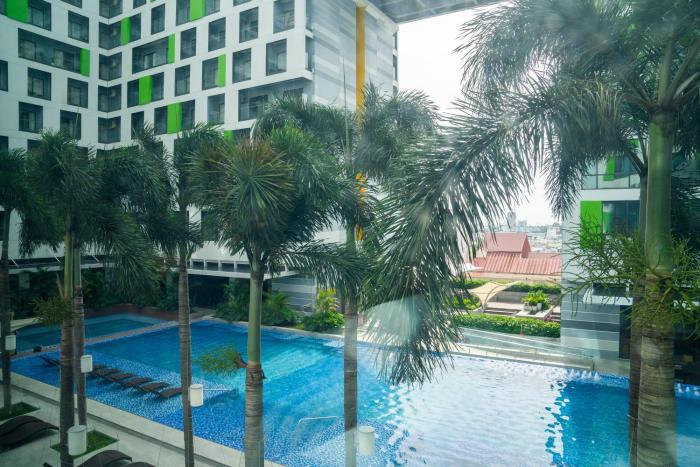 holiday inn and suites saigon airport