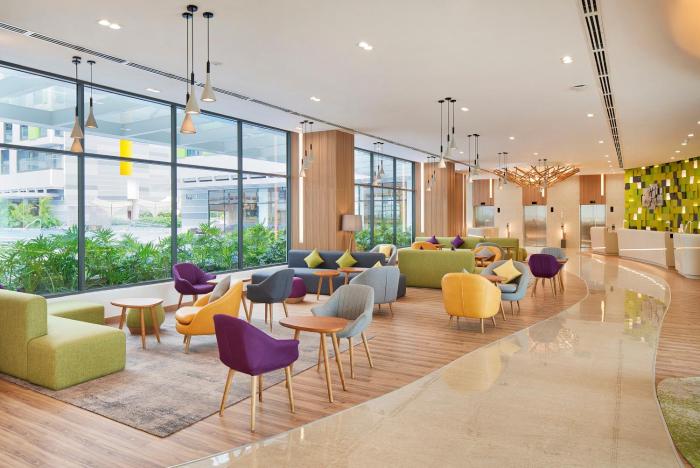holiday inn and suites saigon airport
