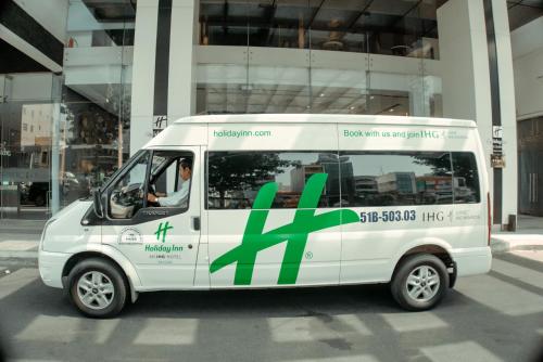 holiday inn and suites saigon airport