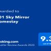 101 sky mirror homestay