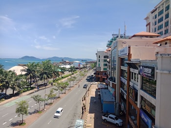 homy seafront hostel