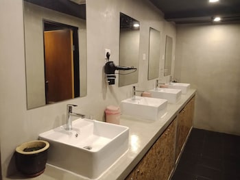 homy seafront hostel