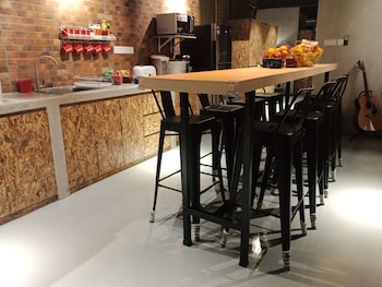 homy seafront hostel