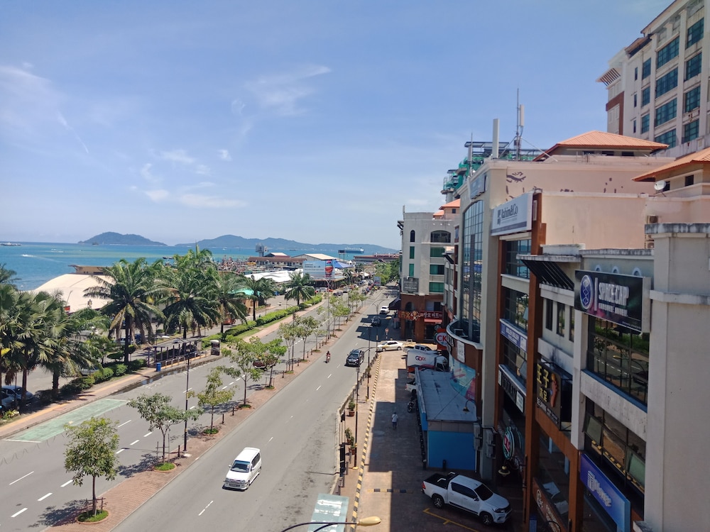 homy seafront hostel