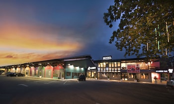 the wood boutique hotel