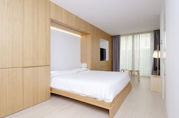 hoom apartments juan bravo 56 madrid