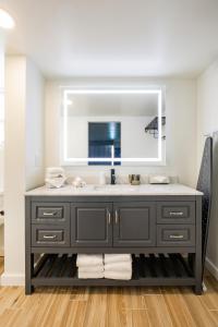 The Forum,Near Haunted Golf,3 star